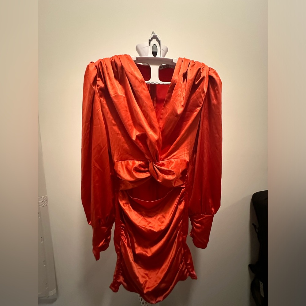 Long sleeve shirt with cutout orange mini dress